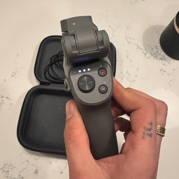 DJI Osmo Mobile 3 Gimbal Stabilizer - Gray - Picture 5 of 13